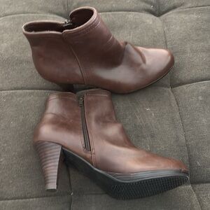 Women’s GH Bass Women’s Allora ankle boot - Size 9 Chocolate Brown